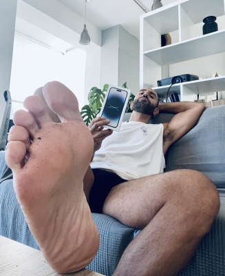 It’s Fag Tax Friday and I’ve just got my new phone so, you know what to do, slaves. DM to participate in the reimbursement NOW. Maybe some lucky ones even get a debt contract 🐽💸  #alphamale #findom #cashmaster #muscle #feet #reimbursement