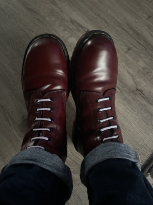 Boots polished, new laces & ready for some fag worship! Who wants these boots!