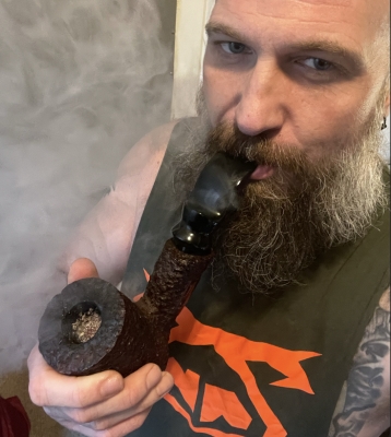 PipeDad enjoying his Boswell Grizzly