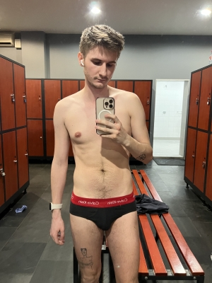 Getting my briefs all sweaty at the gym. Want a smell? 😉