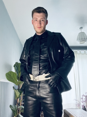 Time to make yourself useful and worship my VK gear
