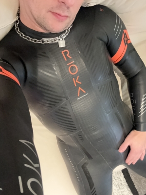 Tight gear but something a little different. Kinda feeling myself lately and working hard.